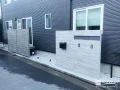 道路に面した敷地を使いやすく整えた二世帯住宅の新築外構