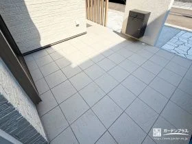 タイルデッキ×玄関ポーチを繋げて、広がりのある動線に[施工後]