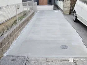 すっきりとした動線を確保した平らな駐車スペースづくり工事