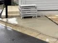 土間コンクリートを打設した玄関前