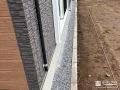 地先ブロックで砂利の飛び出しを防止した犬走り