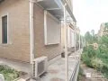 雨の日にも強く洗濯物を快適に干せるテラス屋根の設置工事