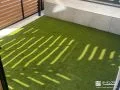 緑豊かな人工芝敷きのお庭
