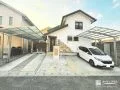 石やレンガを使用したアプローチ