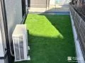 お手入れ負担を軽減し一年中緑を楽しめる人工芝の敷設工事