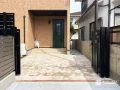 インターロッキングアプローチで玄関まわりをやさしく演出
