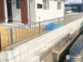 境界フェンスとブロックで用水路沿いも安心できる設計に
