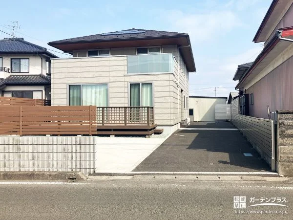 木調フェンスが住まいに調和する目隠し外構リフォーム工事
