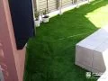 人工芝の主庭と目隠しフェンスで安心して過ごせるお庭空間に