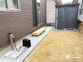 天然芝の主庭と樹脂ウッドデッキで、家族がくつろげる庭へ