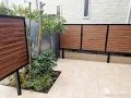 タイルテラスと目隠しフェンスで心地よく過ごせるお庭工事