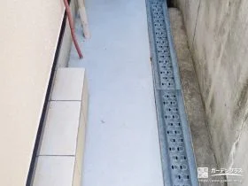 雑草対策をした犬走り[施工後]