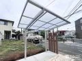 お住まいに調和する木調デザインのウッドデッキを設置した工事