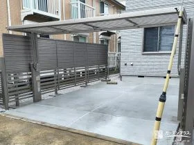 圧迫感を与えずに境界を区切る目隠しフェンス[施工後]