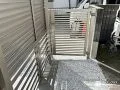 道路との行き来を楽にする門扉