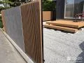 道路からの視線を遮る目隠しフェンスと心地よいデッキ工事