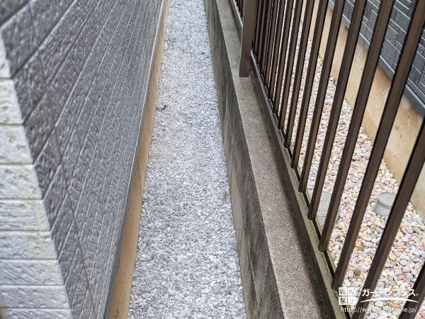 日々の犬走りのメンテナンスを簡略化した雑草対策リフォーム工事