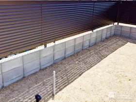 視線をしっかりカットする目隠しフェンス[施工後]