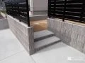 スタイリッシュなデザインのお庭入り口階段