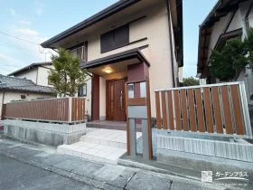 木調フェンスと機能門柱で整えた上品な門まわり中心の工事
