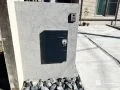 グレーで統一した素材使いが映える、モダンな新築オープン外構