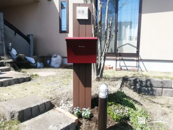 赤いポストが可愛らしく門まわりのアクセントになった工事