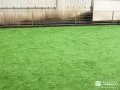 緑鮮やかな景観を楽しめる人工芝敷きのお庭