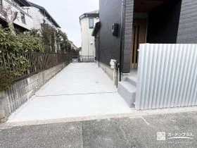 住まい全体をすっきりと見せる駐車スペース