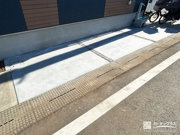 ピンコロ目地が可愛らしいアクセントになる駐車スペース工事