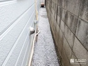 雑草対策でお手入れを軽減した犬走り[施工後]