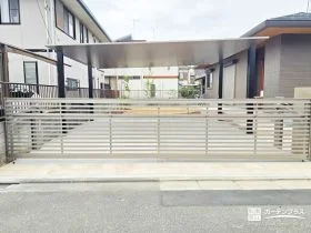 愛車を守りながら、住まいの品格を高めるクローズ設計[施工後]