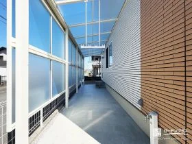 洗濯も目隠しもお任せ。勝手口まわりを快適空間へ