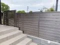 道路からの視線を和らげ快適にお過ごしいただけるフェンス工事