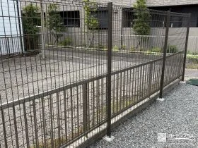 お庭の管理をしやすくする雑草対策と敷地境界の明確化工事
