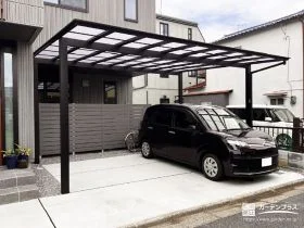 3台分のゆとりを確保した、開放感のある駐車スペース[施工後]