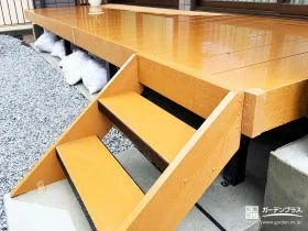 家族だけの時間を楽しめるウッドデッキ空間[施工後]