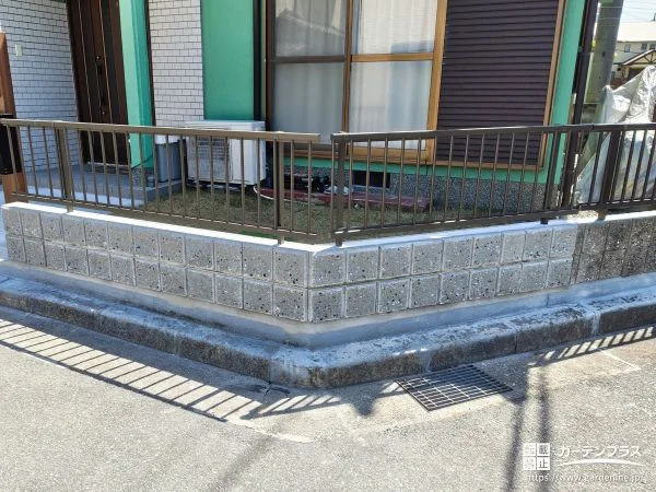 境界塀を撤去し境界フェンスを設置