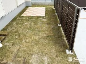 天然芝のお庭をもっと使いやすくするタイルテラス[施工後]