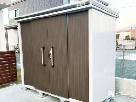 生活感を隠しながら頼れる木目調の大容量収納