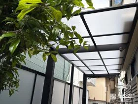 雨風を軽減し快適に駐輪できるサイクルポートを設置した工事