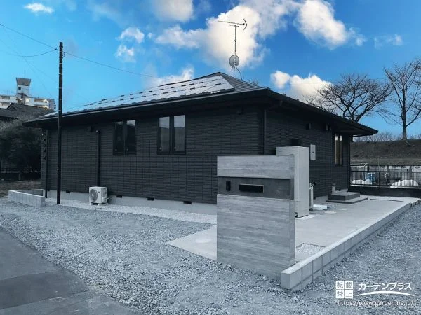 平屋の美しい佇まちを引き立てる門まわりにこだわった新築外構