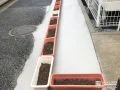犬走りに土間コンクリートを打ち足元を平らに