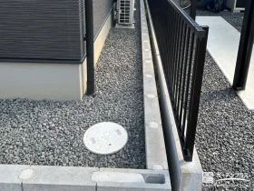 雑草の生えにくい犬走り[施工後]