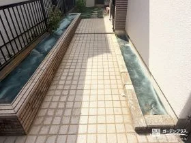 花壇への雑草対策[施工後]