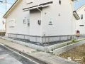 圧迫感を抑えながら敷地を守る境界フェンス