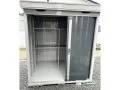 雪の日の出し入れもスムーズ。頼れる物置
