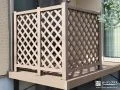 格子デザインのフェンスで囲んだプライベートなデッキ工事