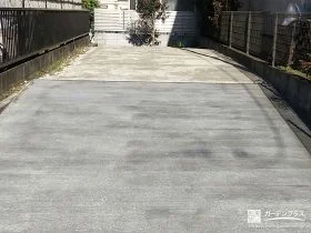 土間コンクリートで歩道への土砂流出を防ぐ駐車スペース工事