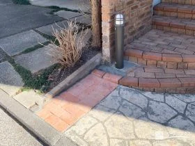 レンガで舗装した玄関前[施工後]