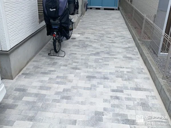 ぬかるみができず自転車も快適に置けるインターロッキング工事
